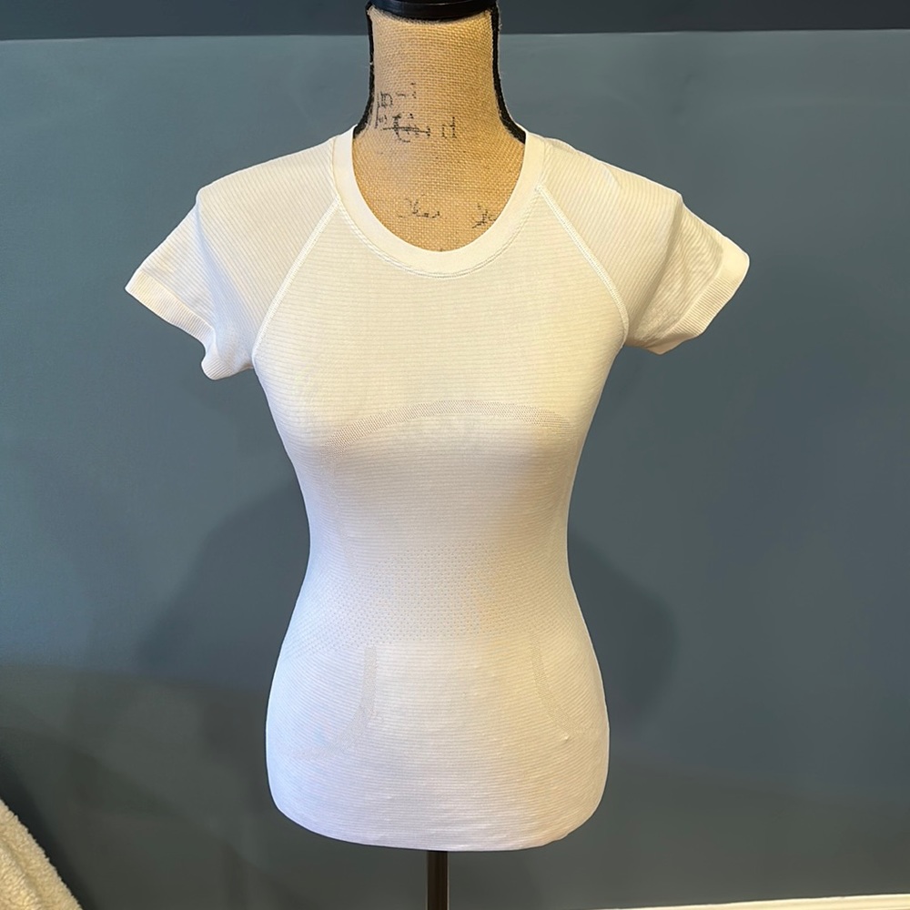 Lululemon swiftly tech shirt